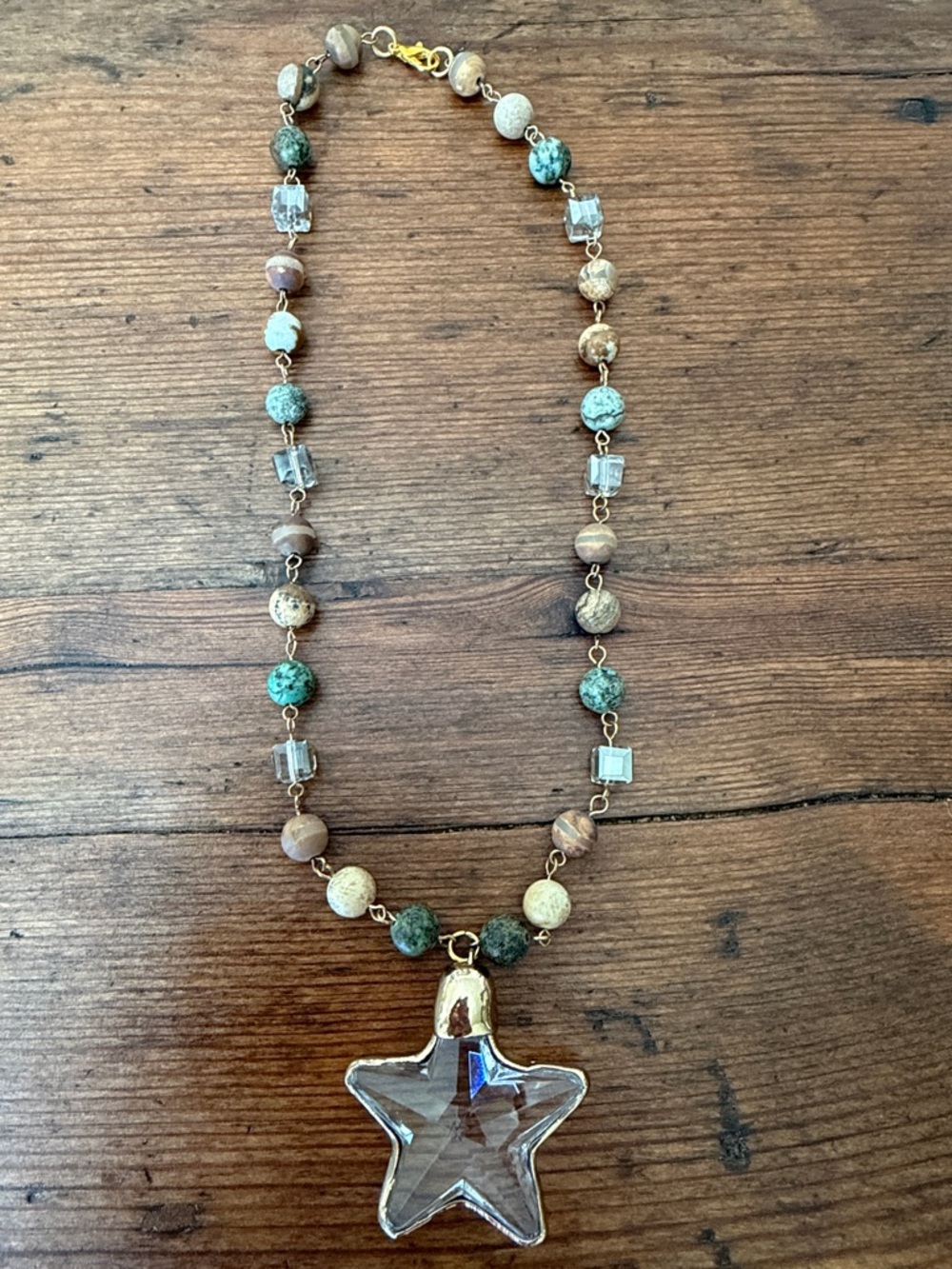 New- handmade Beaded Star Pendant Necklace